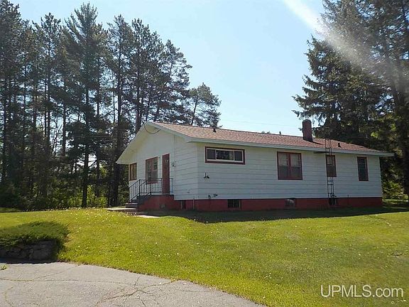 3rd image of 207 River Ln