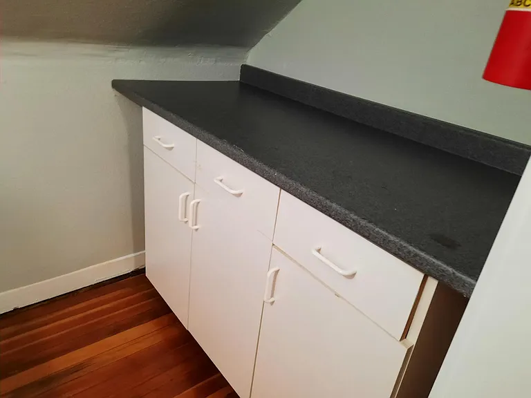 177-179 Davenport Ave #2 — Photo 8