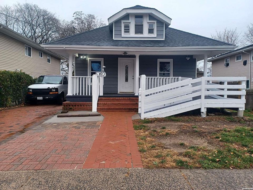 1st image of 40 4th Avenue