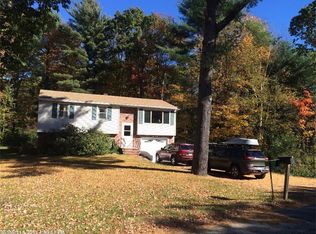 131 River Rd, Topsham, ME 04086