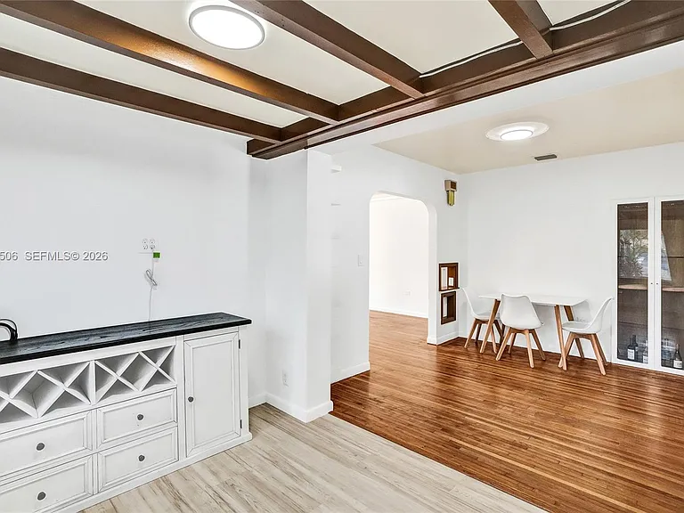 2420 SW 16th St — Photo 7
