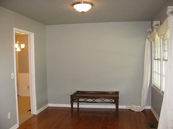 3rd image of 2712 Northampton Pl