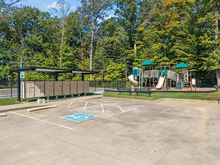 573 Bowden Dr — Photo 47