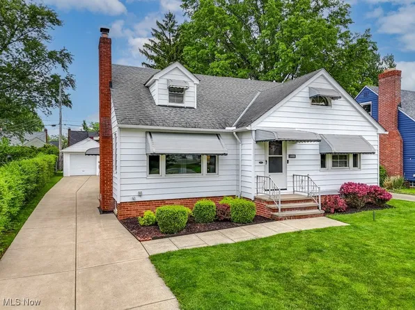 16080 Glenridge Ave, Middleburg Heights, OH 44130