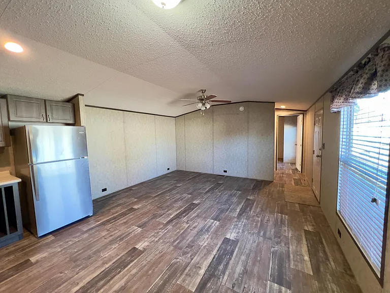 2 Joyce Dr — Photo 3