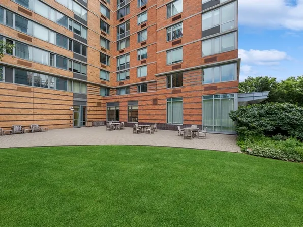 425 Main Street image 18 of 21