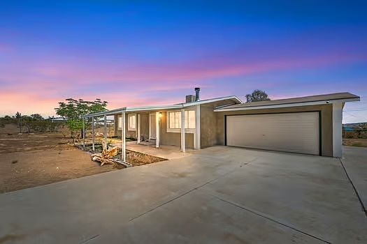1st image of 4807 Avenida La Espana Daga