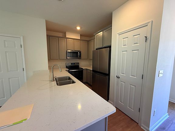 4th image of 141 Beach Palm Ct