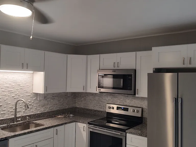 237 Austin St #3 — Photo 11