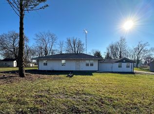 218 E Papineau St, Saint Anne, IL 60964