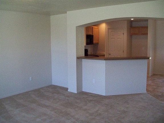 4th image of 740 SW Lago
