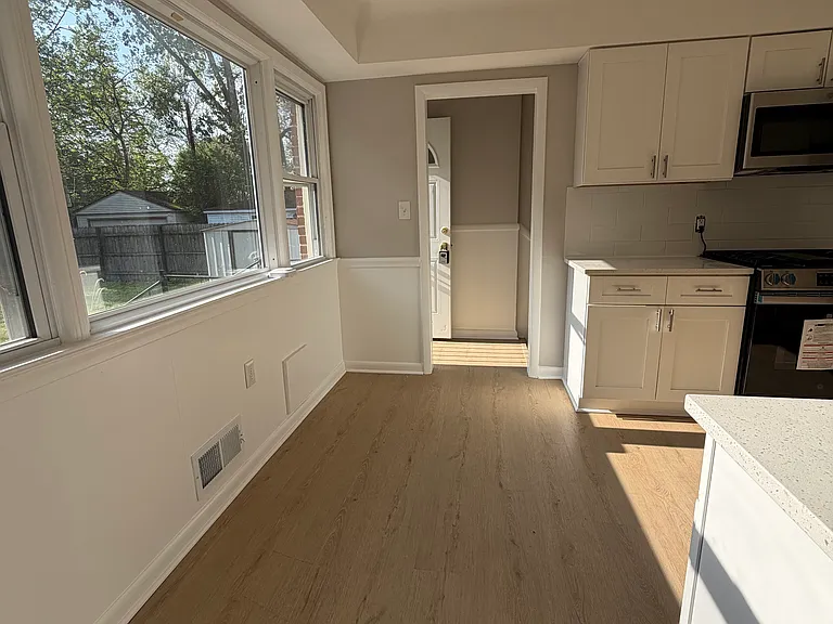 21830 Kipling Ave — Photo 10