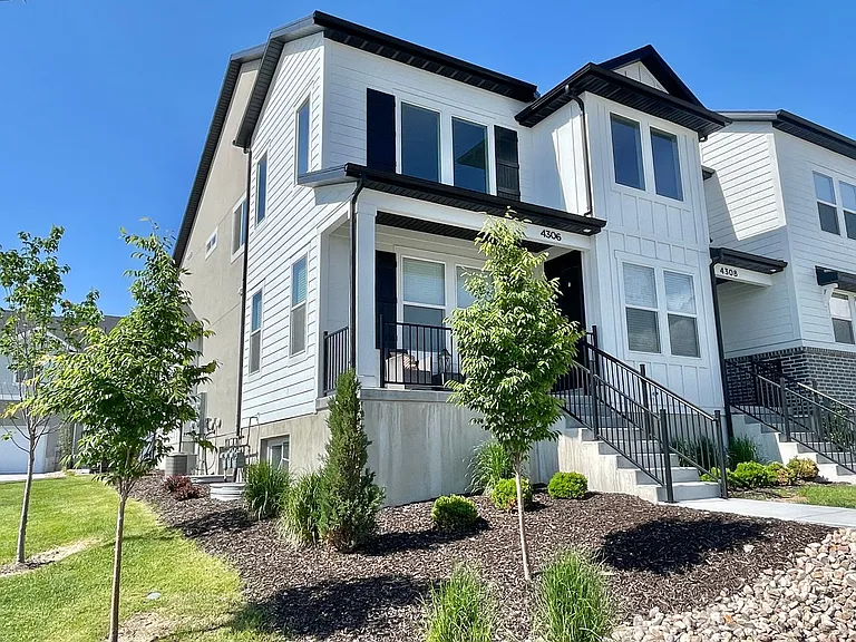 4306 W Silver Peak Ln — Photo 2