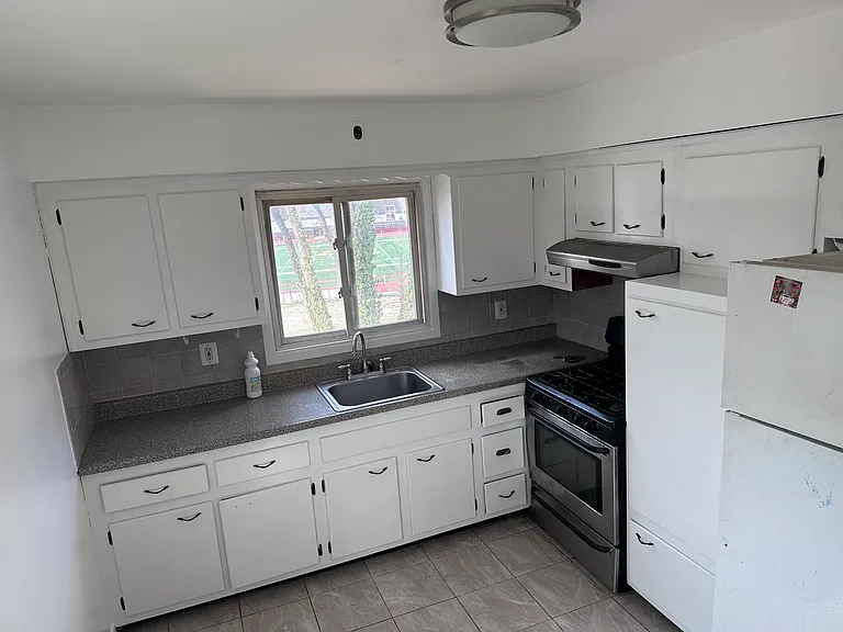 458 Highland Ave #3 — Photo 1