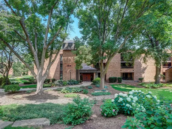 1818 East Shorewood BOULEVARD #202, Shorewood, WI 53211
