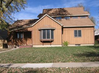 717 Clarke St, Clay Center, KS 67432