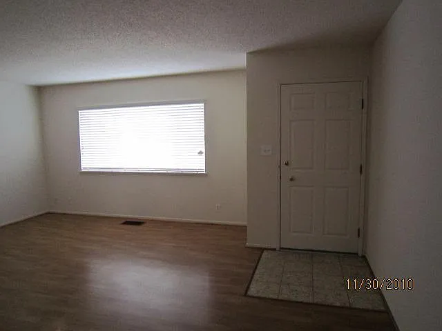 2 bed, 1266 sqft, $2,100 — Photo 2