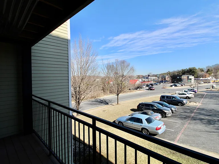 1340F Hunters Rd — Photo 41