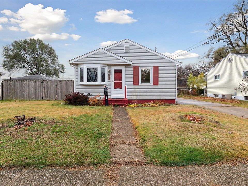1st image of 907 Canterbury Dr