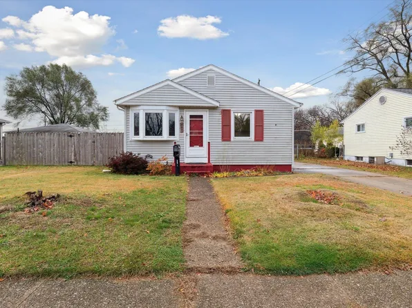 907 Canterbury Dr, South Bend, IN 46628