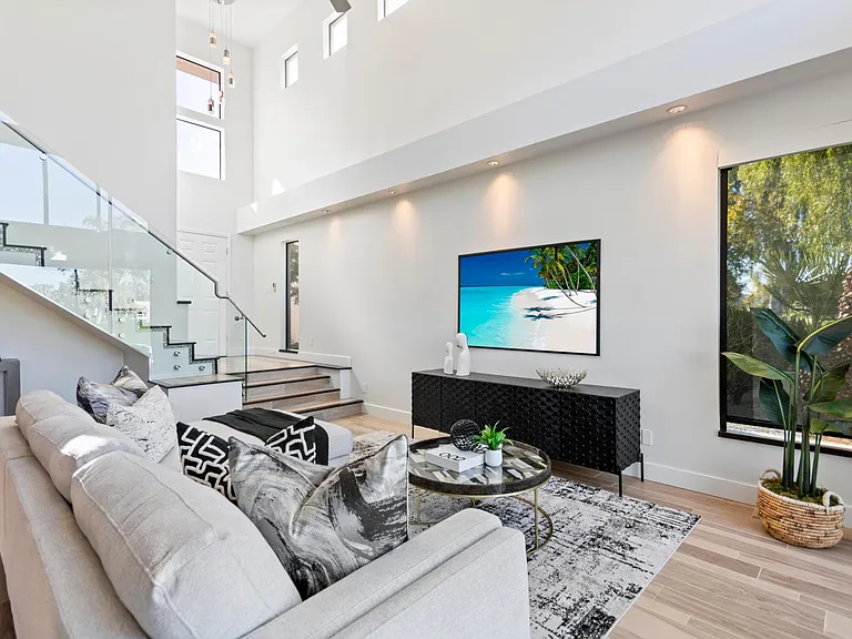 Bright, open floor plan