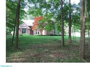 1219 Stratford Woods Dr, Newark, OH 43055