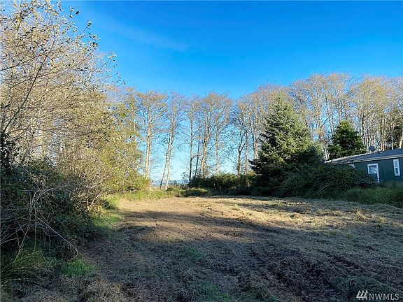 5th image of 674 Duck Lake Dr NE
