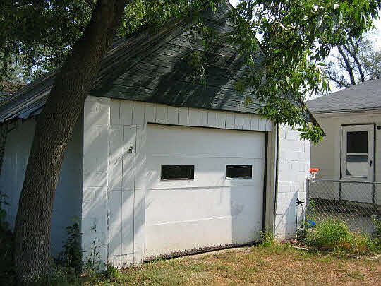 2nd image of 908 Blackhawk Blvd
