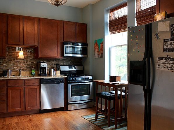 1st image of 1056-58 N Damen Ave #3F