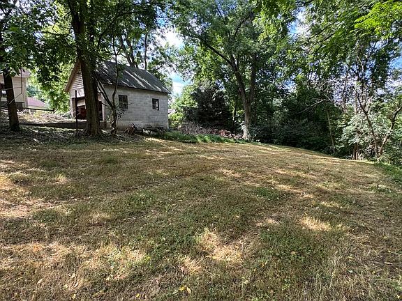 4th image of 142 Eckman Rd