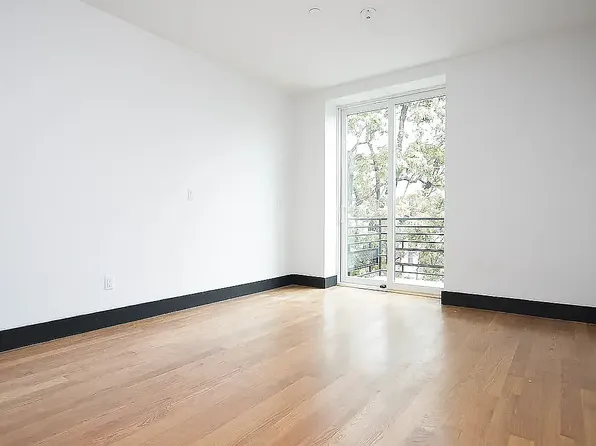 1610 New York Avenue image 4 of 9