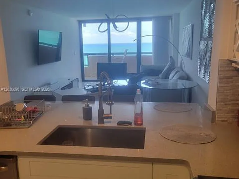2555 Collins Ave #2207 — Photo 6