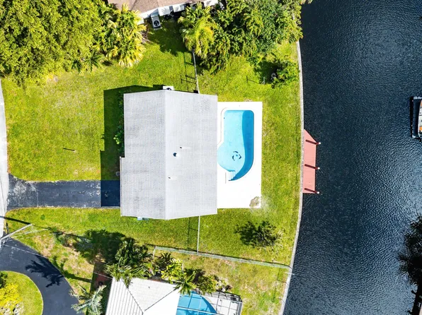 2000 NW 33rd Court, Oakland Park, FL 33309