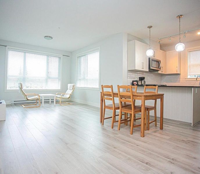 Surrey Apartment for rent - 2 Bedrooms — photo 8
