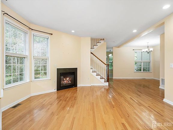 4th image of 80 Tennyson Rd
