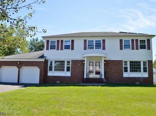 26 Tremont Dr, East Hanover, NJ 07936