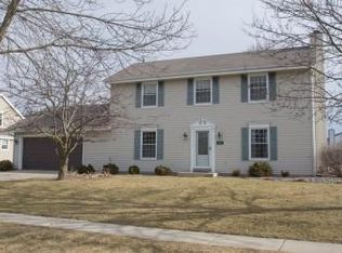 763 Laureate Dr, Pewaukee, WI 53072