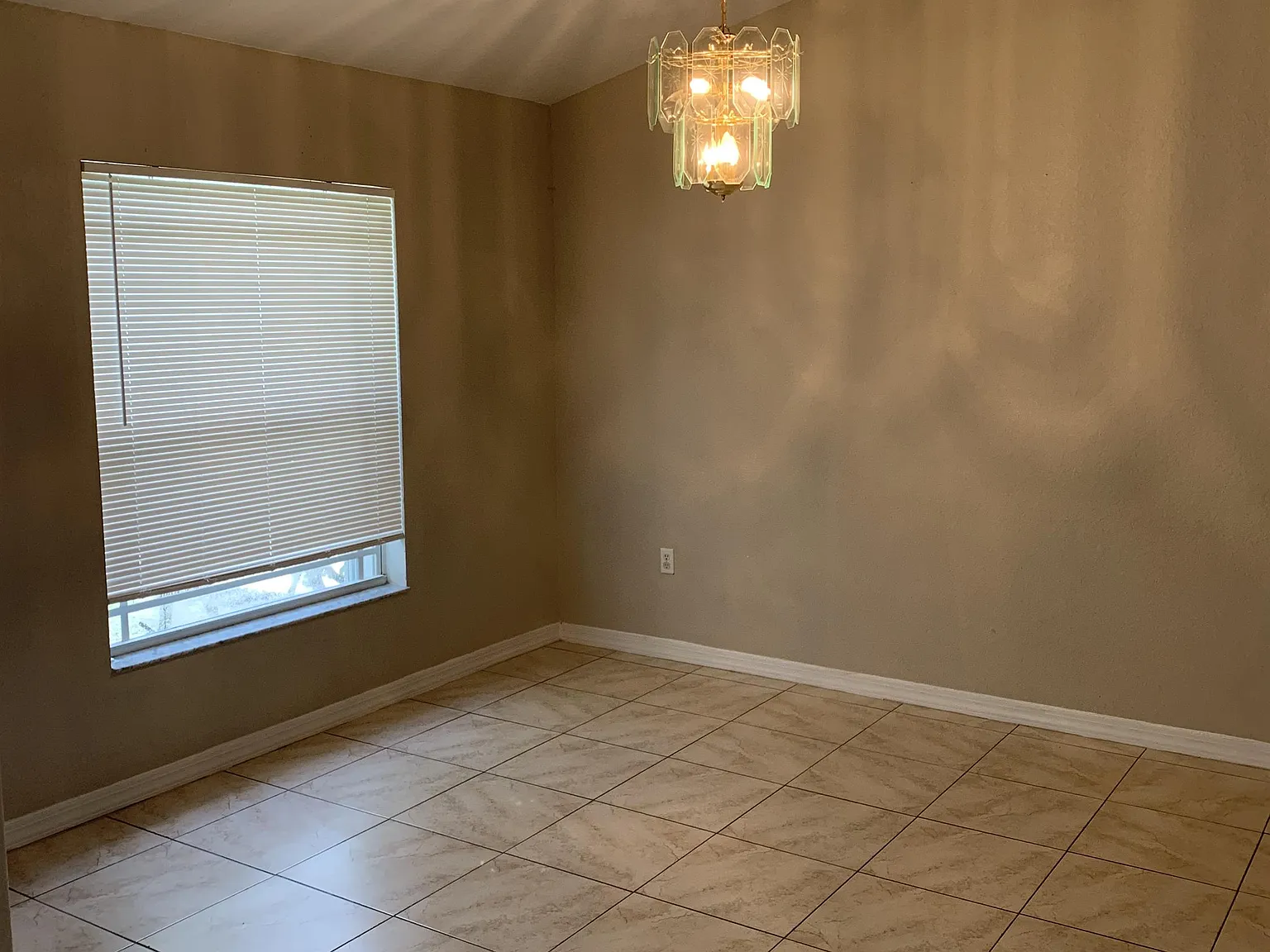 1251 Creekview Ct - 1 — Photo 2