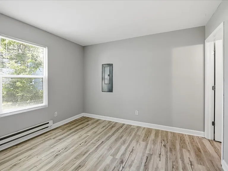 2810 Adams St — Photo 7