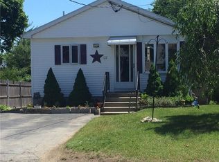 122 Oneida St, Pawtucket, RI 02860