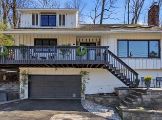 131 Fleets Cove Rd, Huntington, NY 11743