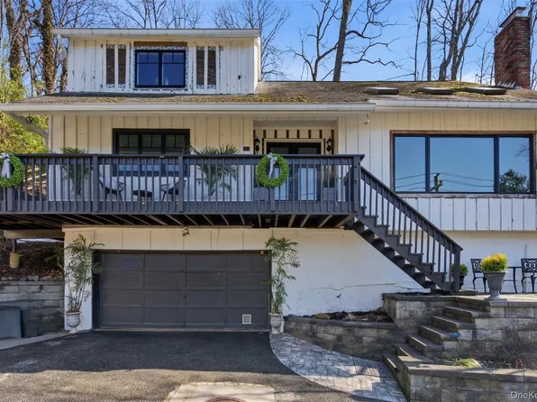 131 Fleets Cove Road, Huntington, NY 11743