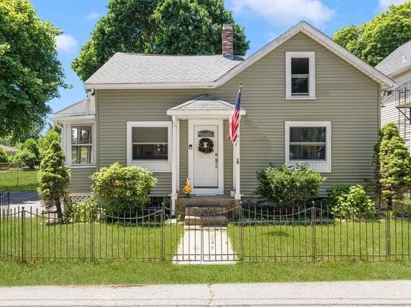 14 Sibley St, Attleboro, MA 02703