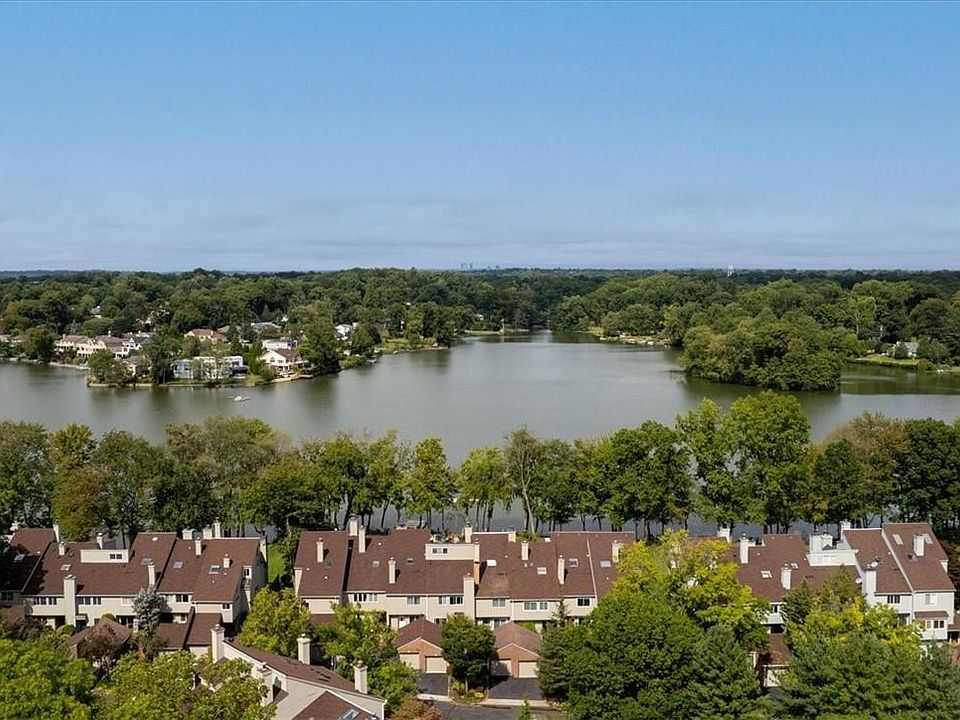 1st image of 27 Waterside Close