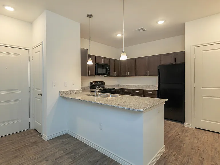 Alton Park Apartments — Photo 45