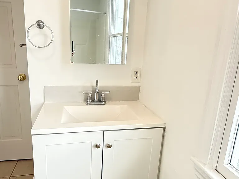 122 Sumner St #2 — Photo 11