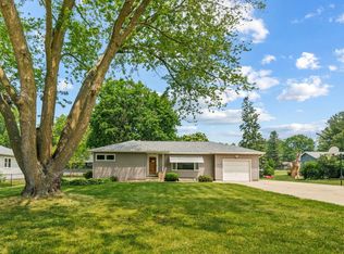 1716 Lilac Ln, Cedar Falls, IA 50613