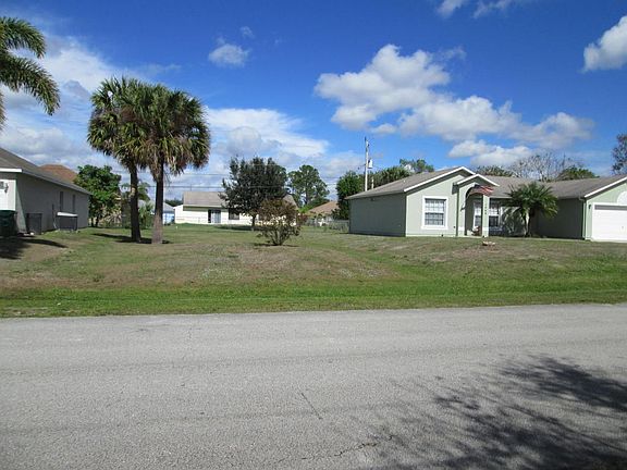3rd image of 1409 SW Glastonberry Ave