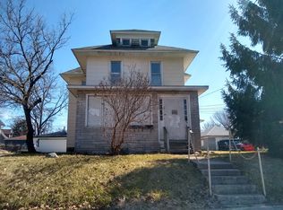 521 Raymond St, Elgin, IL 60120