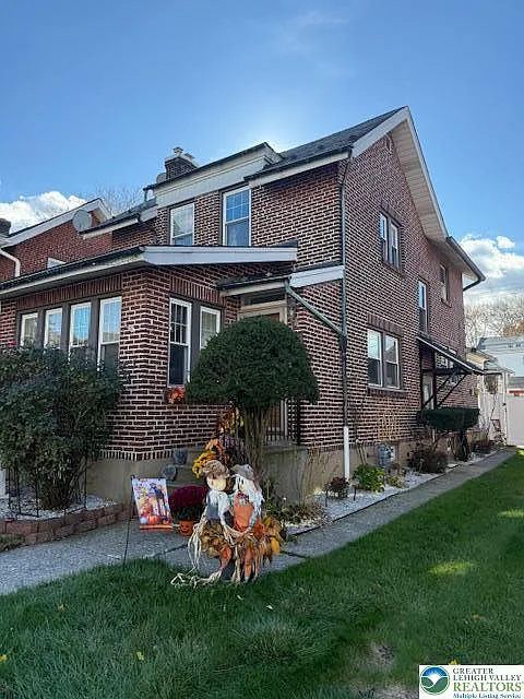 520 S Lynn St photo 1
